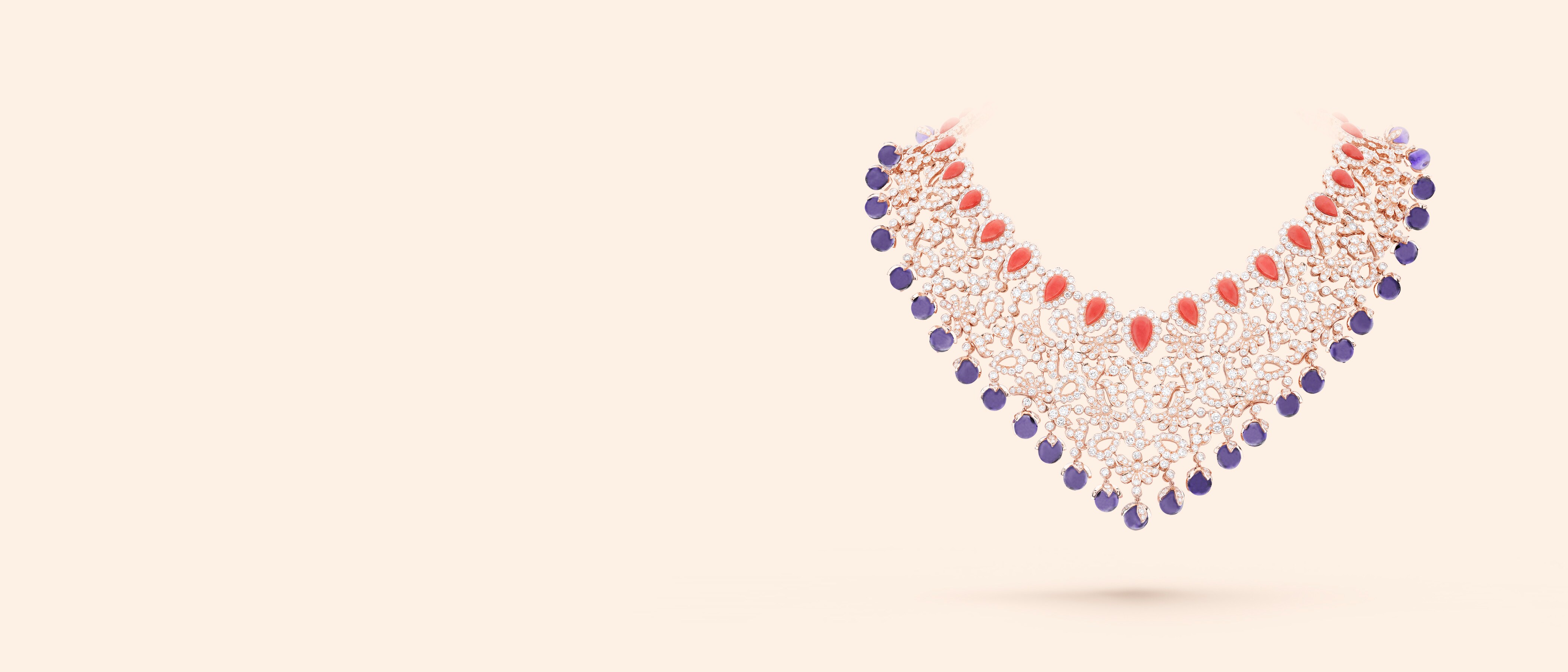 Crépuscule d'Orient项链。18K玫瑰金，凸圆形切割粉红色珊瑚，紫水晶圆珠，钻石。私人珍藏。