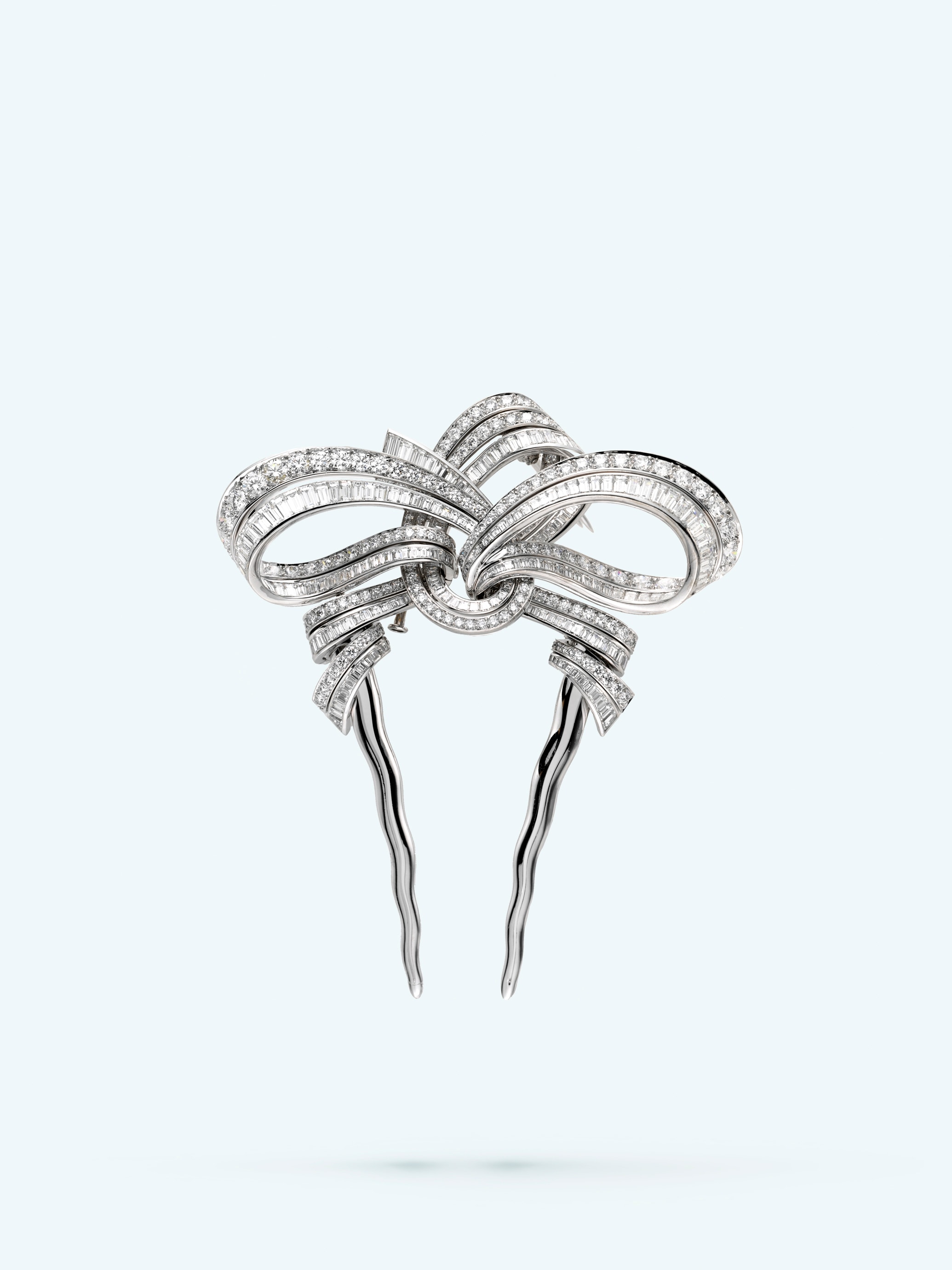 可转换式发饰。18K白金,钻石。私人珍藏。