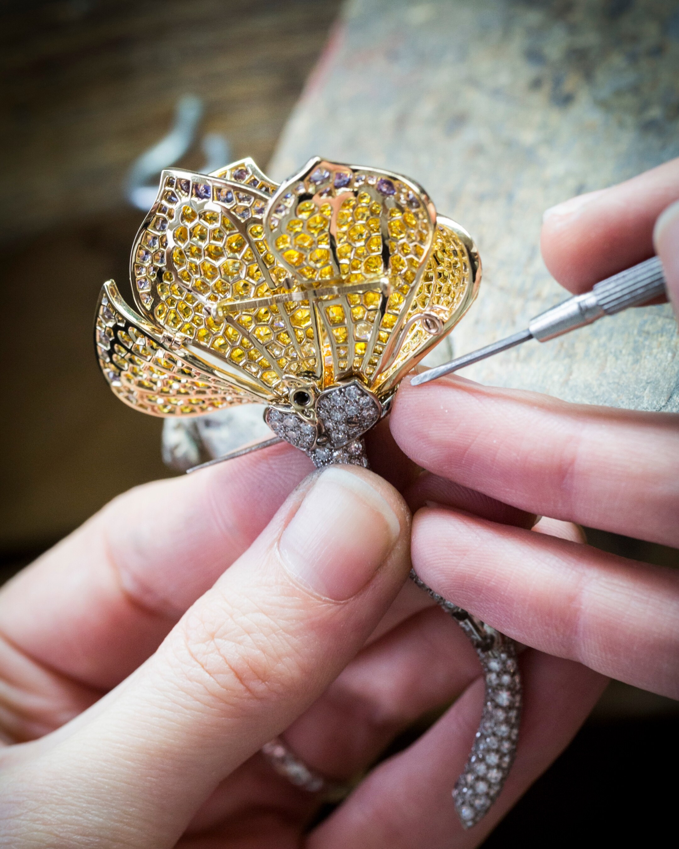 Jewelry work, assembling, Pétale de Papillon clip, Le Secret collection, Van Cleef & Arpels
