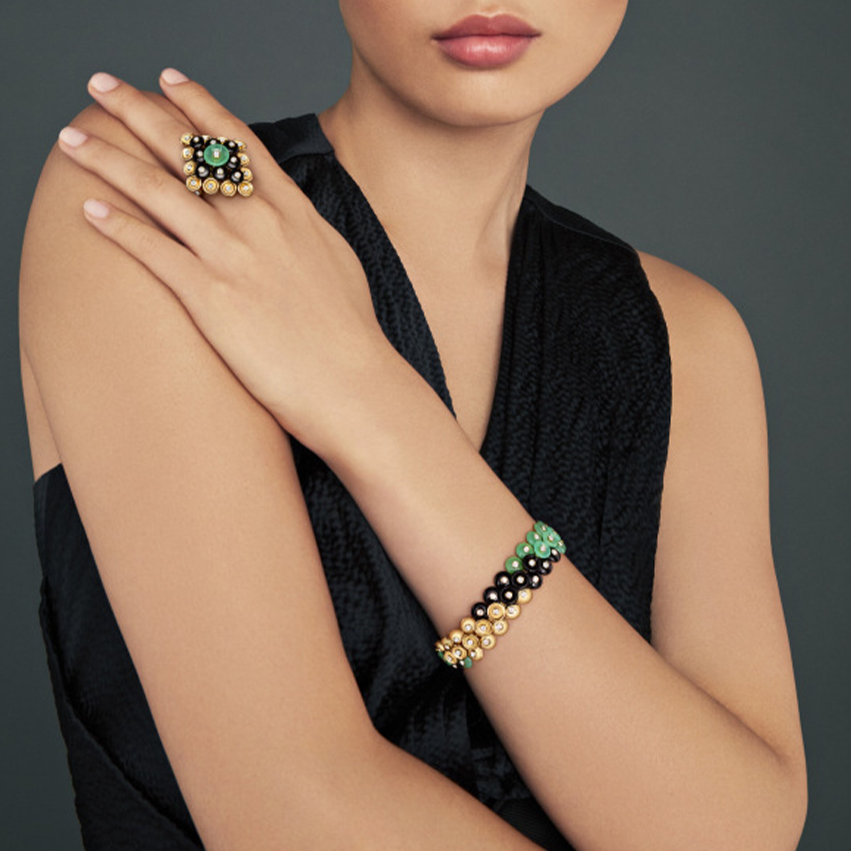 Bouton d'or戒指，玫瑰金，镀铑白K金，钻石。Bouton d’or系列，Van Cleef & Arpels梵克雅宝。