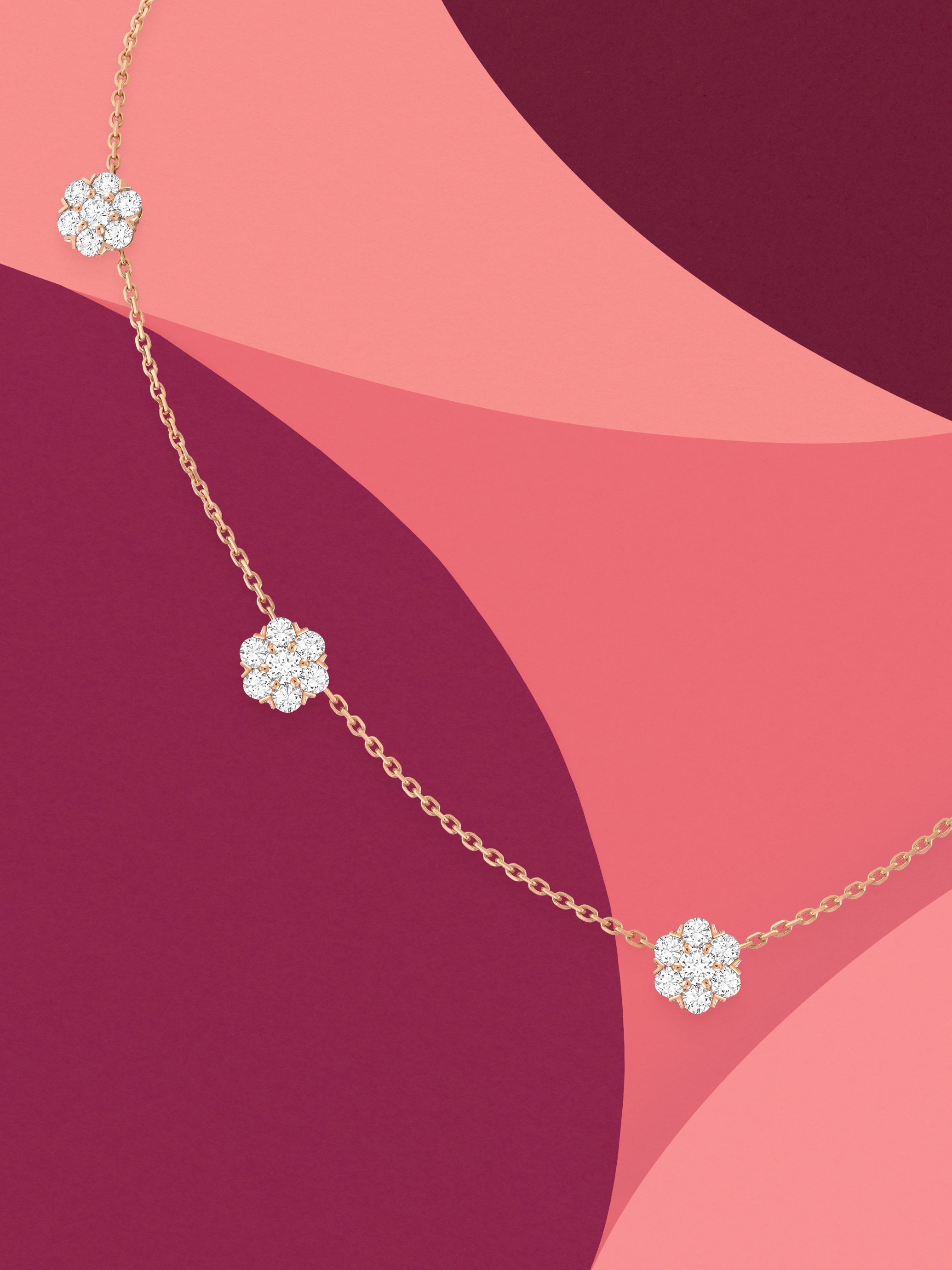 Fleurette necklace, 5 flowers, 18K rose gold, diamonds. Collection Fleurette, Van Cleef & Arpels.