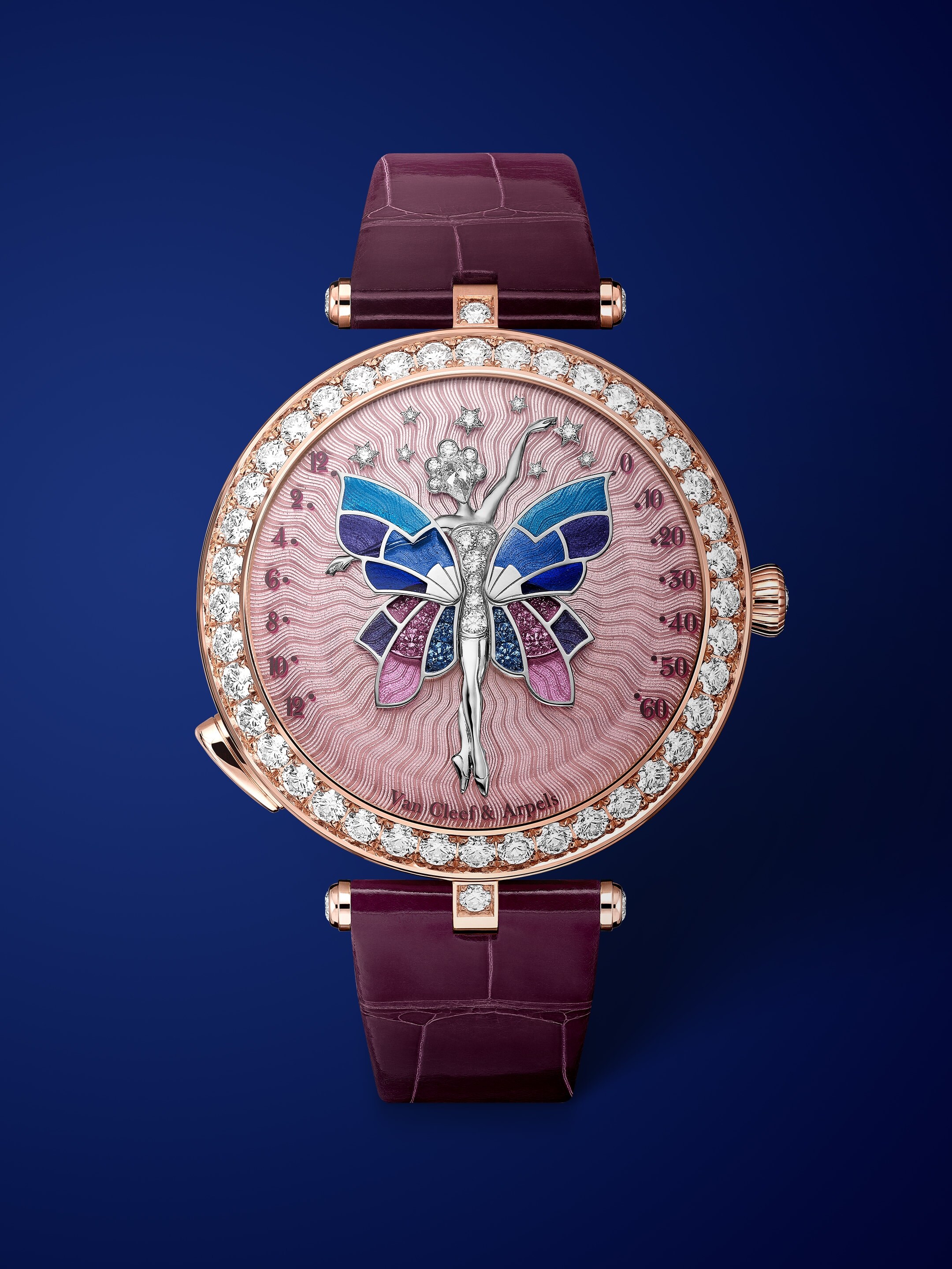 Lady Arpels Ballerine Enchantée Or Rose腕表,玫瑰金,镀铑白K金,钻石,珐琅,自动上链机械机芯,配备逆跳按擎显时模块。腕表附两条可替换表带和一个可替换镶钻针式表扣。Poetic Complications诗意复杂功能腕表系列,Van Cleef & Arpels梵克雅宝。
