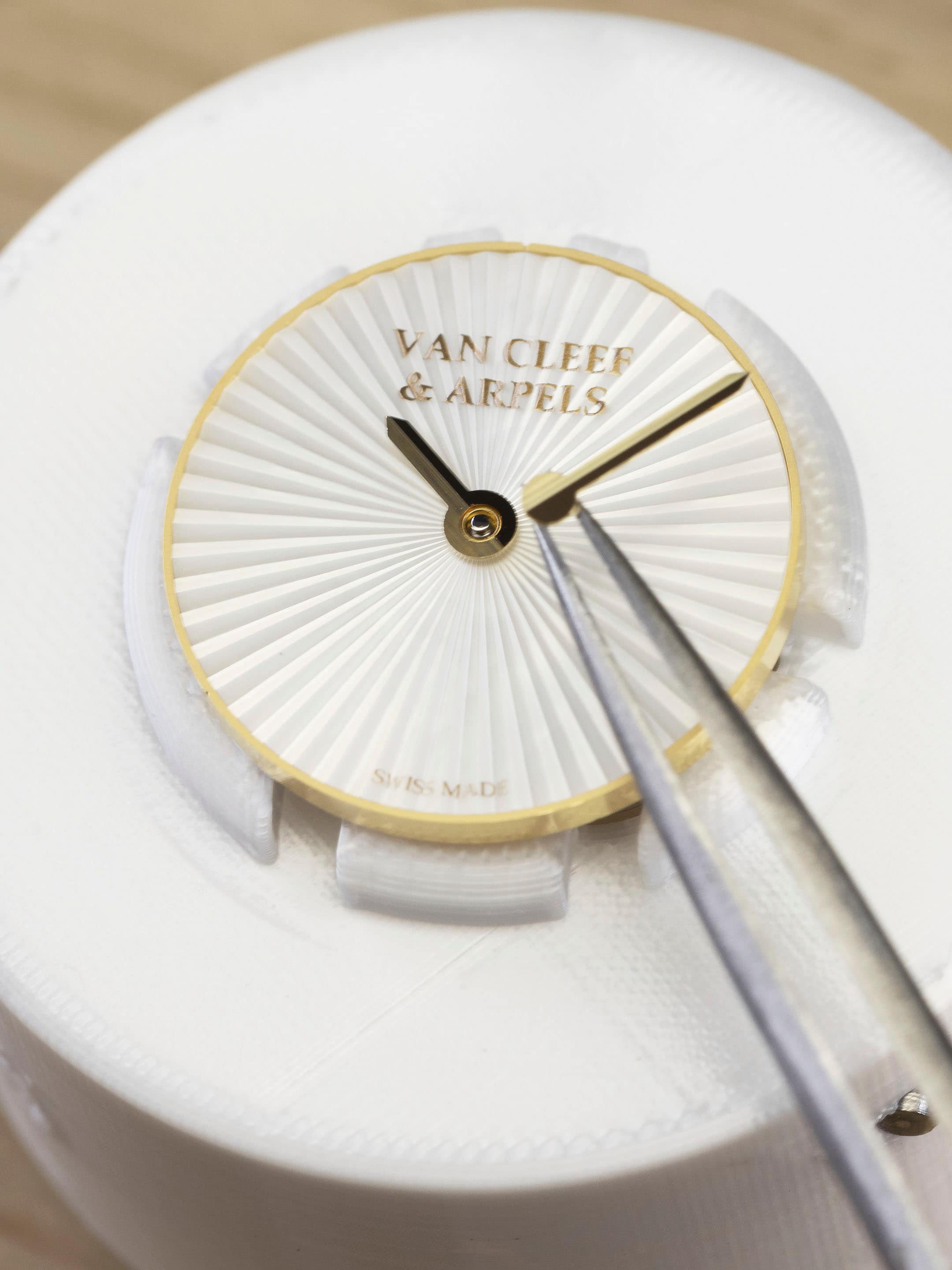 精湛工艺，Van Cleef & Arpels梵克雅宝。