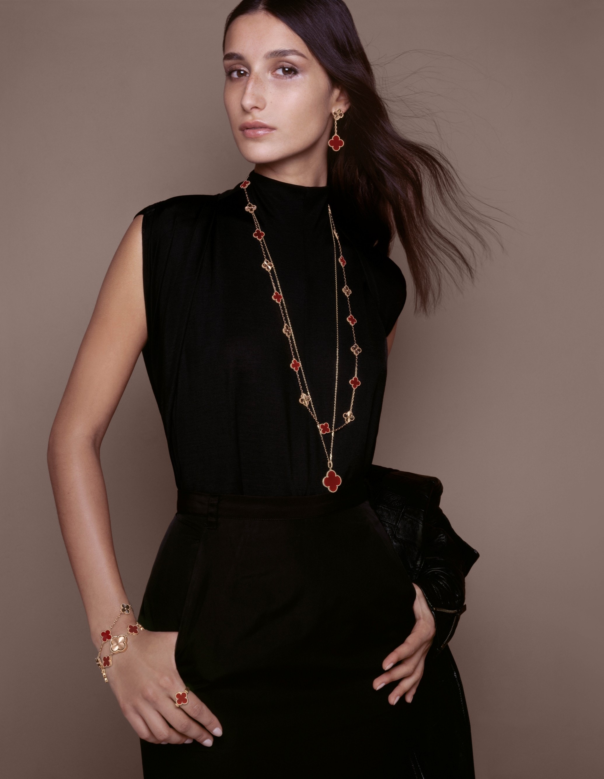 Alhambra®四叶幸运系列，Van Cleef & Arpels梵克雅宝。