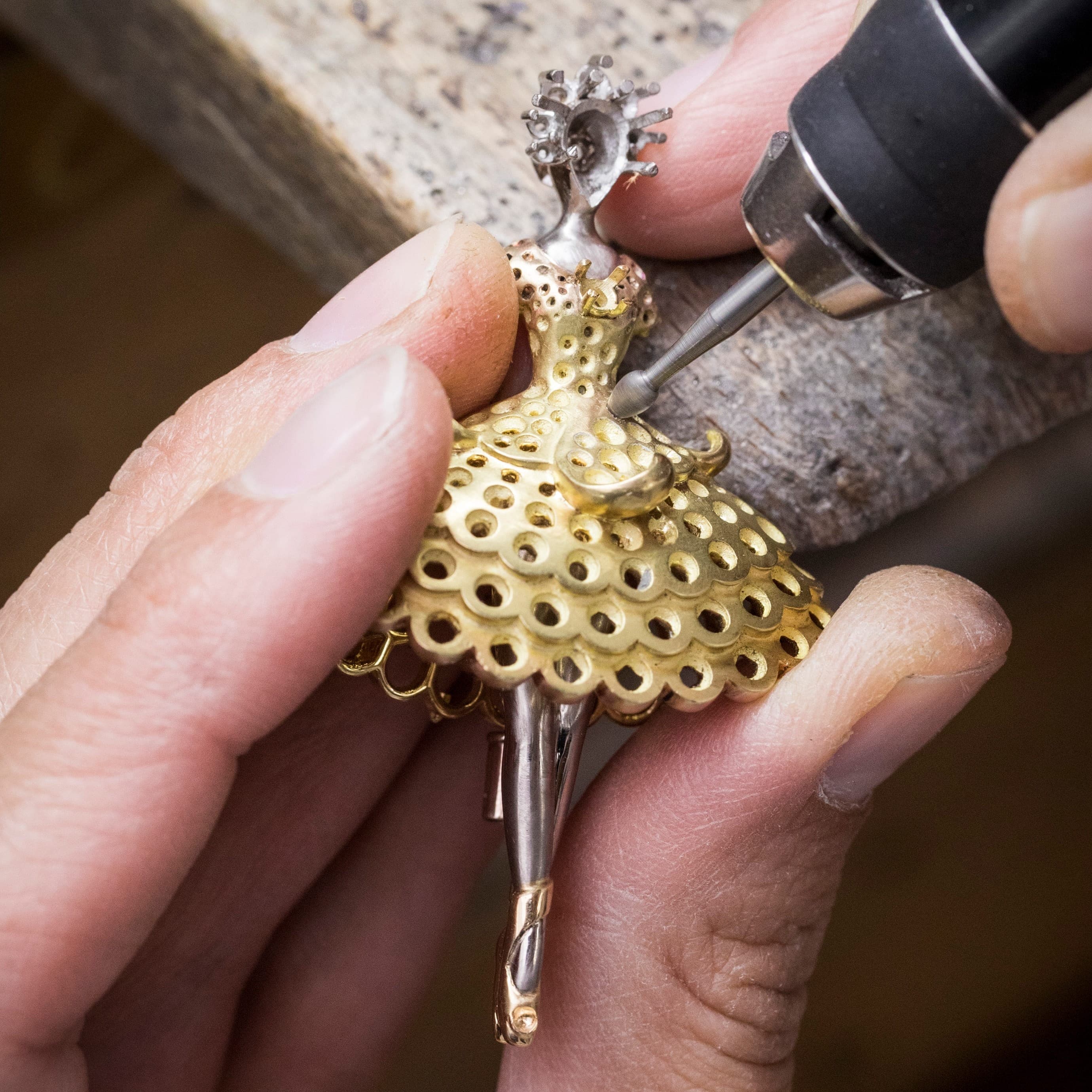 芭蕾舞伶的珠宝结构工艺。Feminine Figures系列，Van Cleef & Arpels梵克雅宝。