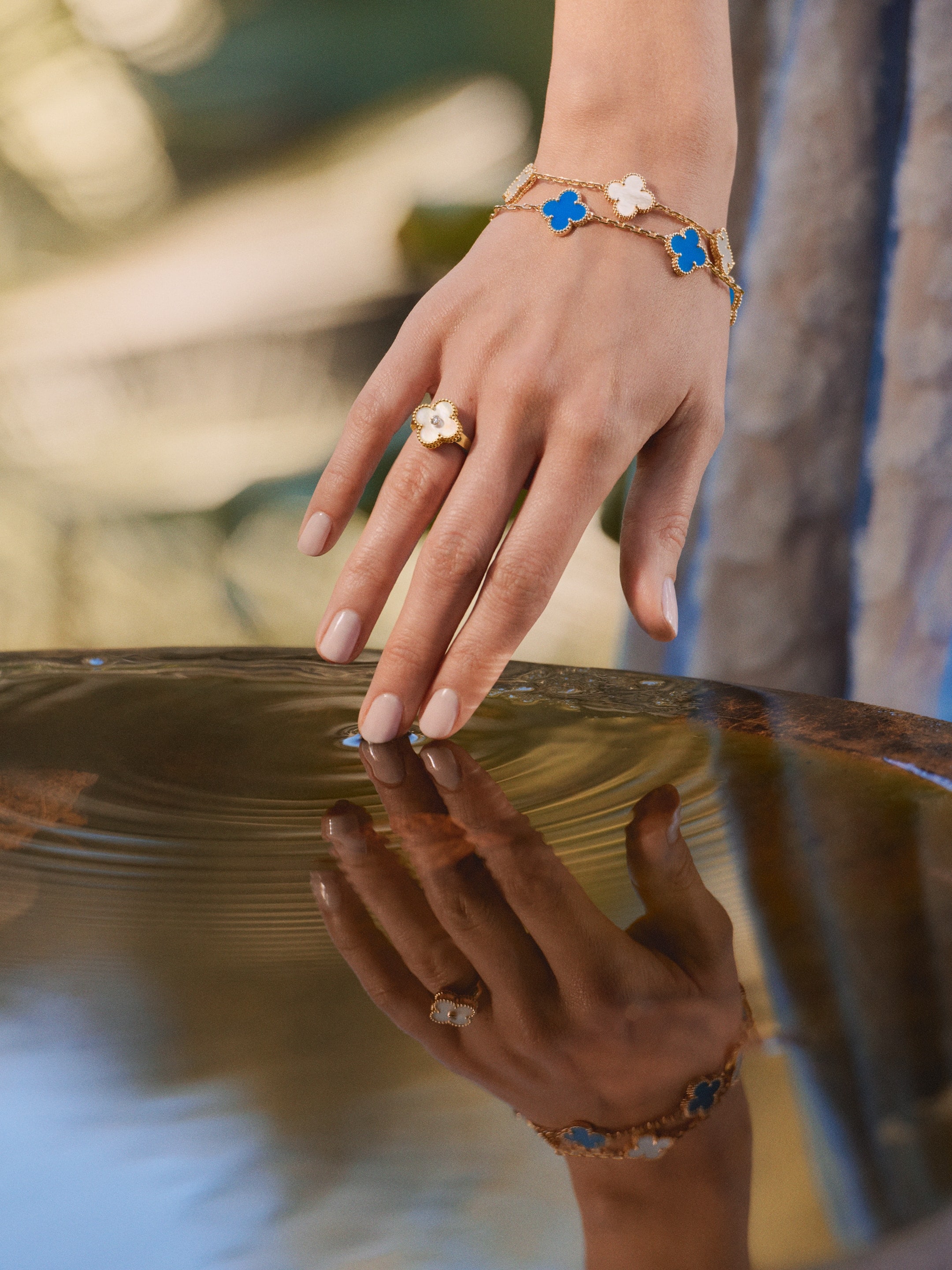 【希少】Van Cleef & Arpels Mid Autumn ハーバリウム ミッドナイト イン パリ ウォッチ 18K ホワイトゴールド