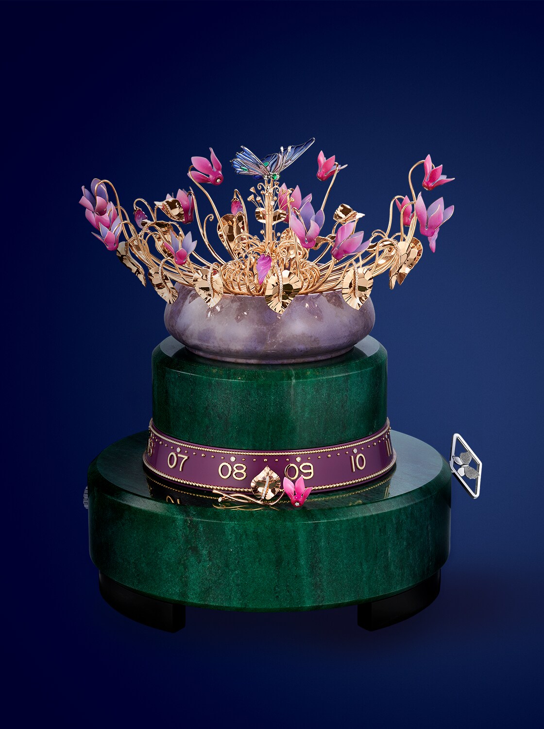 Éveil du Cyclamen自动机械装置。 Extraordinary Objects非凡工艺臻品系列，Van Cleef & Arpels梵克雅宝。