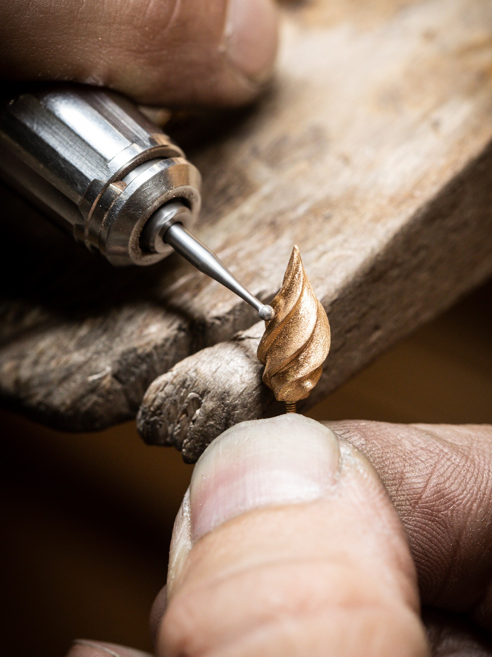 Re-working on a cyclamen bud. Extraordinary Objects collection, Van Cleef & Arpels.