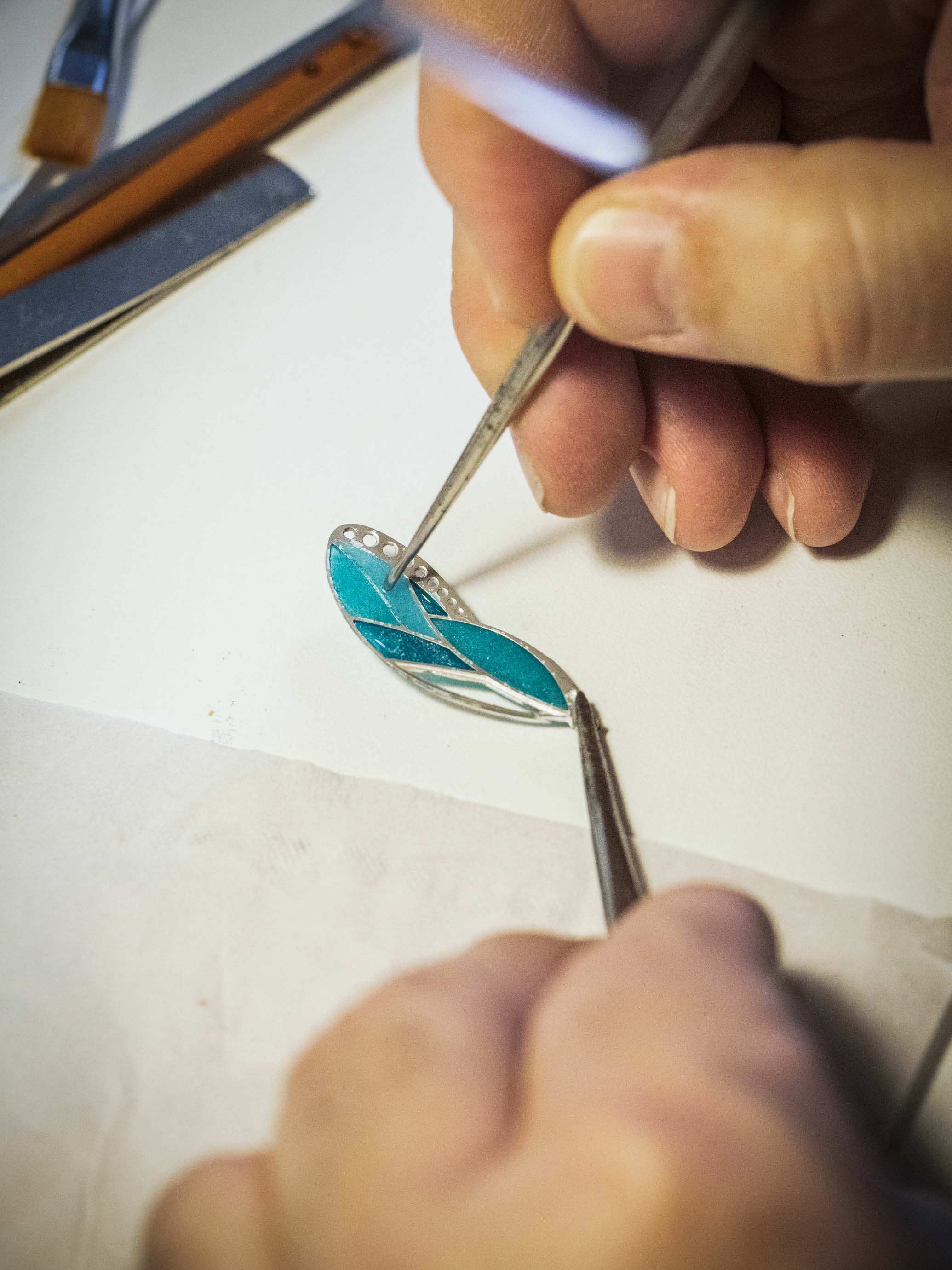 Creation of a dragonfly wing, Fontaine aux Oiseaux automaton. Extraordinary Object, Van Cleef & Arpels