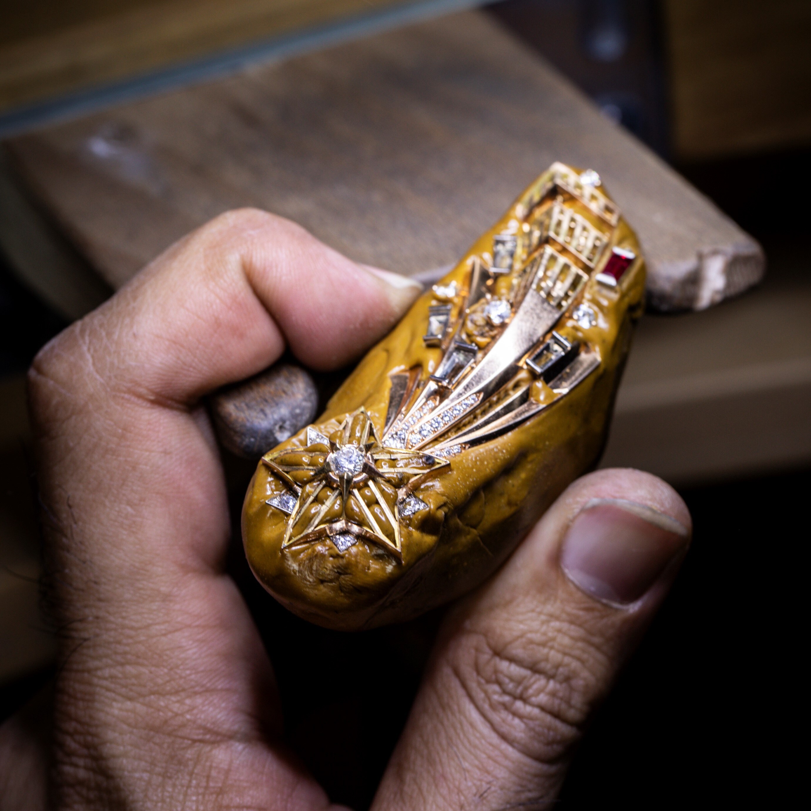 Setting work on the shooting star, Van Cleef & Arpels.