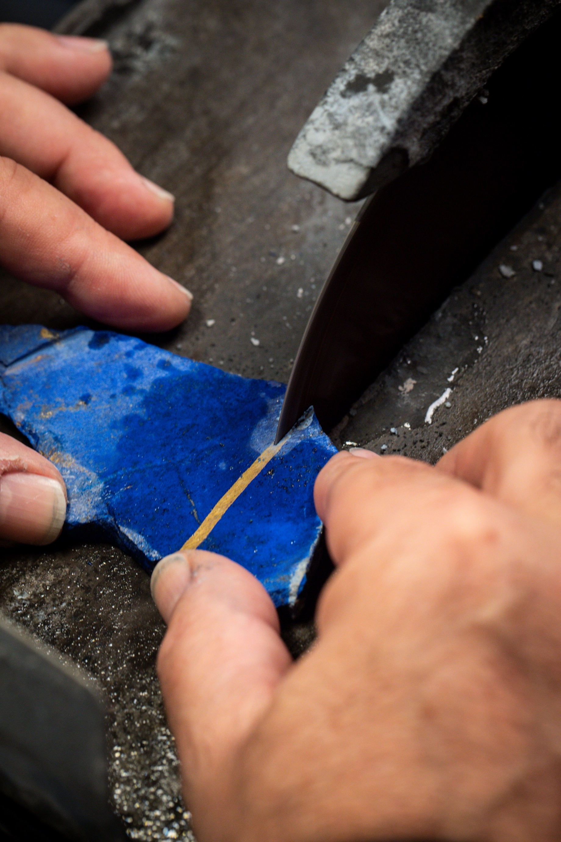 Pruning work, cutting pre shapes in slices, Van Cleef & Arpels.