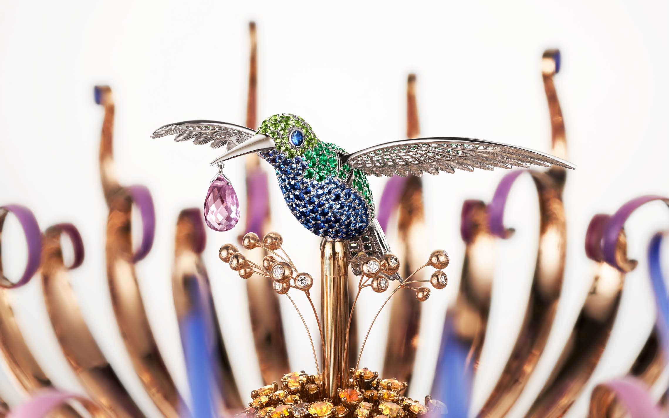 Details of the bird in white gold, mauve and blue sapphires, emeralds, tsavorite garnets, Rêveries de Berylline automaton. Extraordinary Object, Van Cleef & Arpels