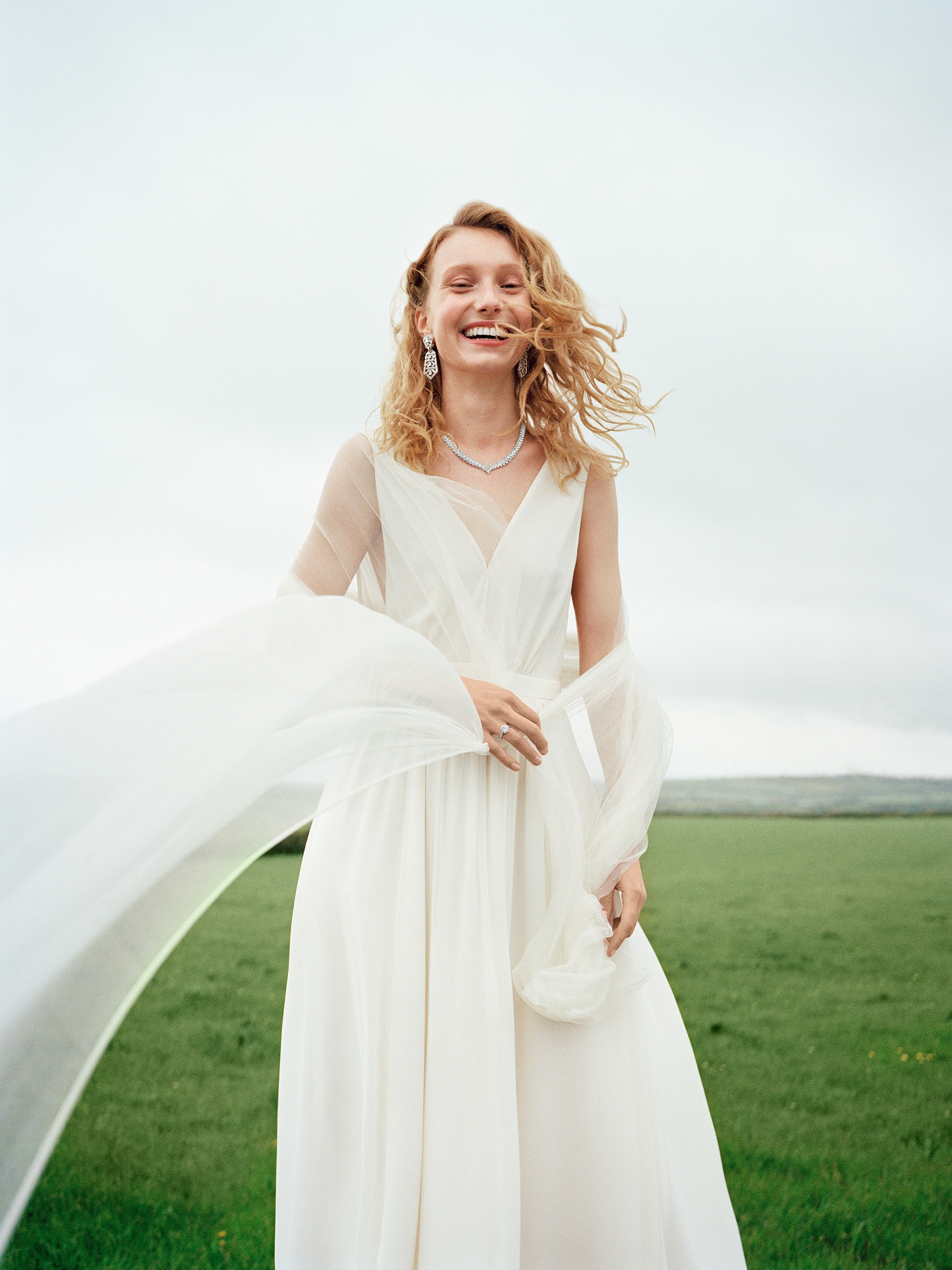 Perlée® sweet clovers ring, 18K rose gold, round diamonds. Perlée® Collection, Van Cleef & Arpels.