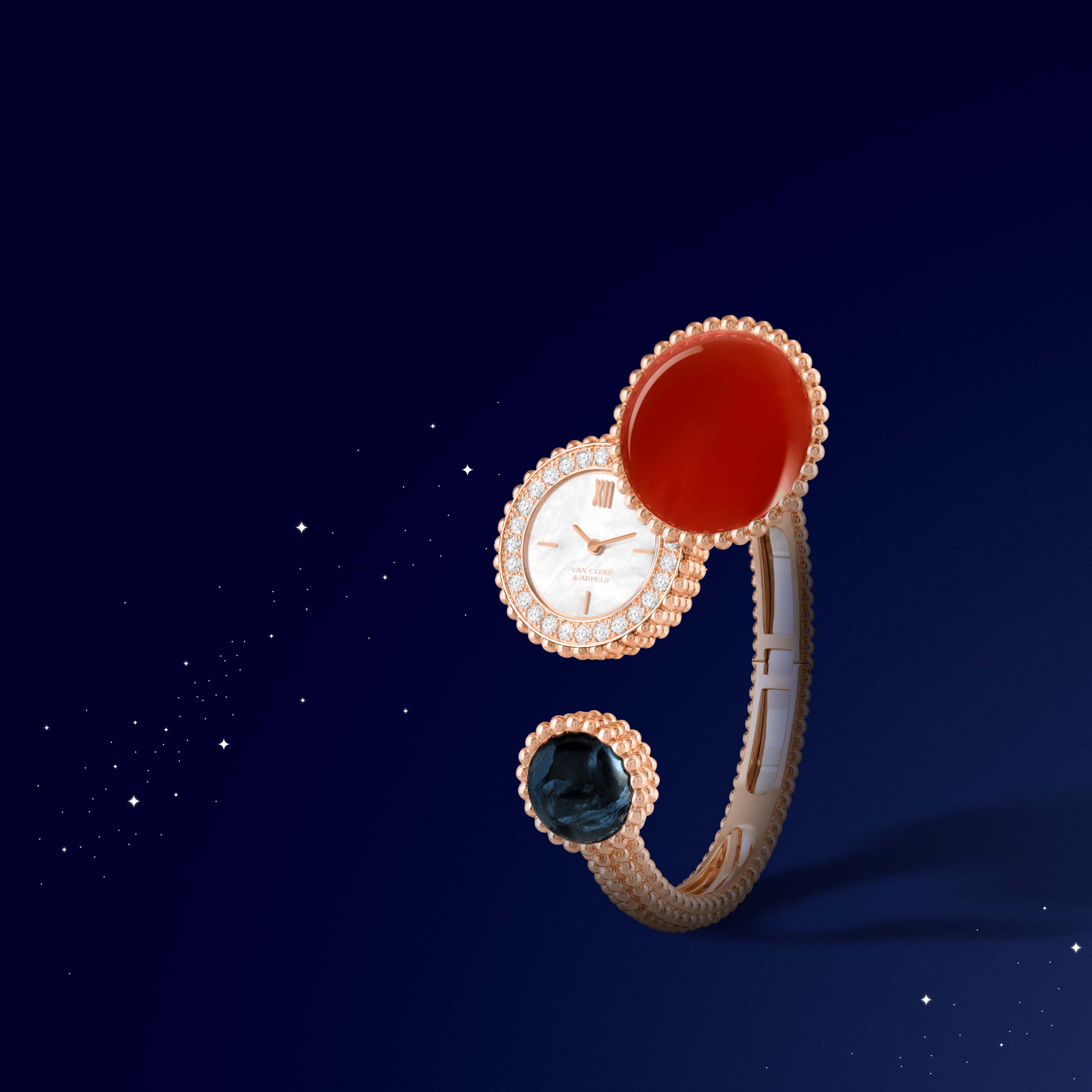 Perlée Toi & Moi隐秘式腕表，18K玫瑰金，钻石，红玉髓，黑色彼得石，白色珍珠母贝。Perlée系列，Van Cleef & Arpels梵克雅宝。