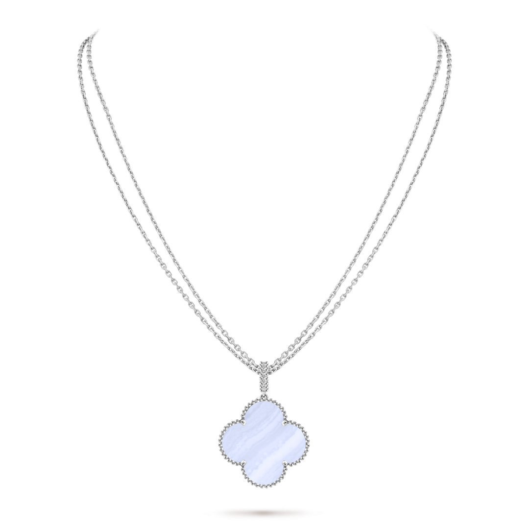 Alhambra系列，Van Cleef & Arpels梵克雅宝。