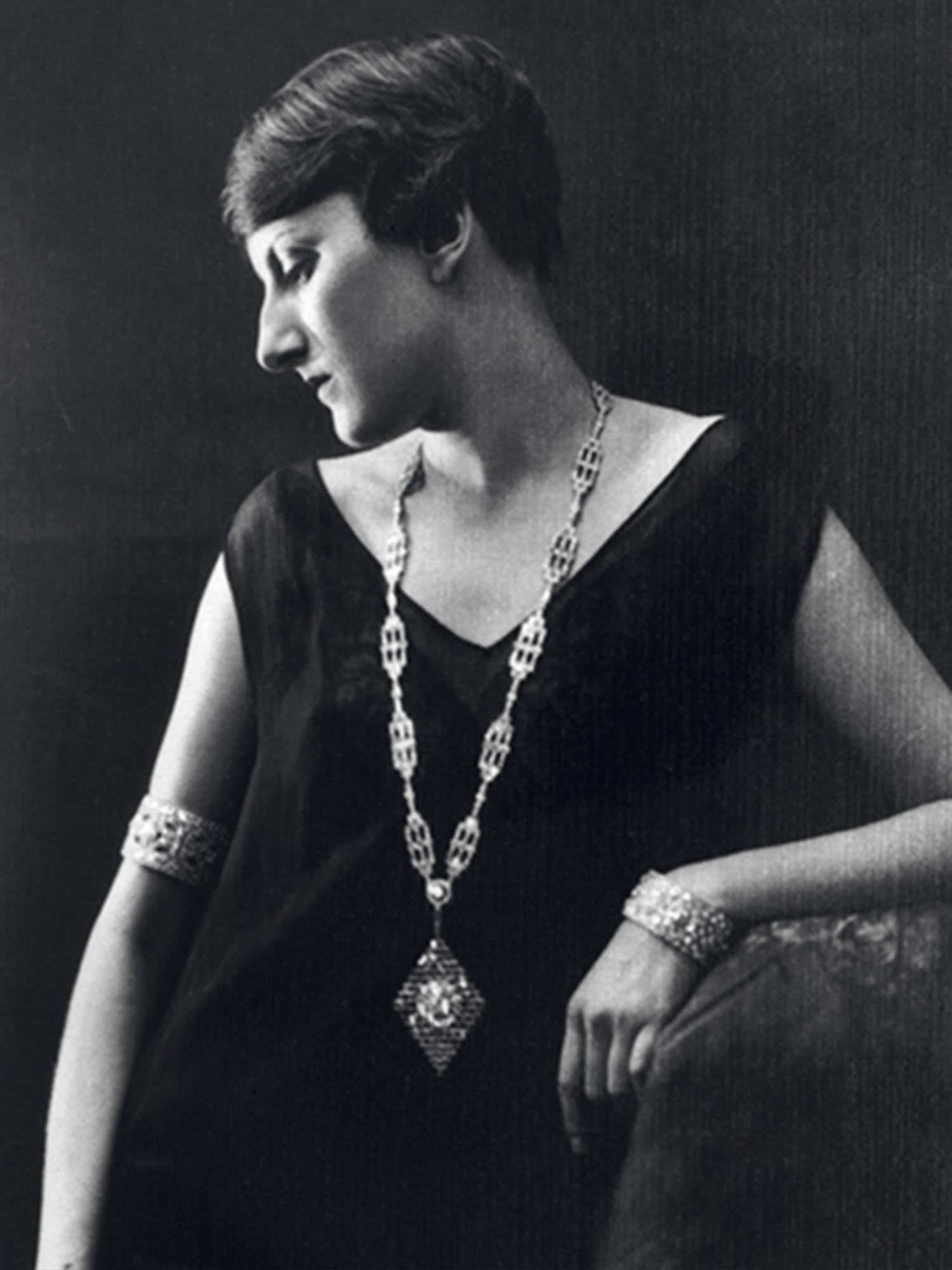 芮妮・皮森特,约1930年。 Van Cleef & Arpels梵克雅宝创始人夫妇之女、1926年至1942年间担任世家创意总监。 - Van Cleef & Arpels梵克雅宝